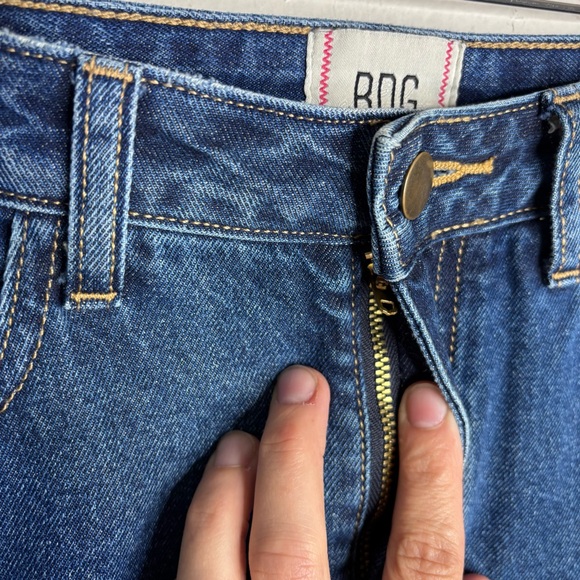 BDG Theo Denim A-Line Midi Skirt Raw Hem Size Small EUC - Picture 7 of 10